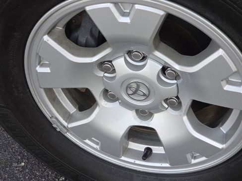 Used 2013 Toyota Tacoma 4x4 Double Cab w/ SR5 Pkg image 15