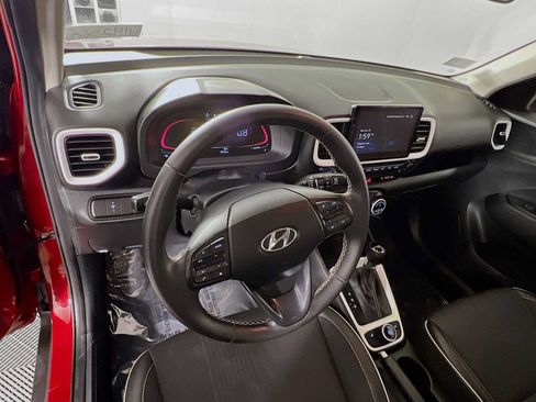Certified 2023 Hyundai Venue Limited w/ Cargo Package FWD image 11