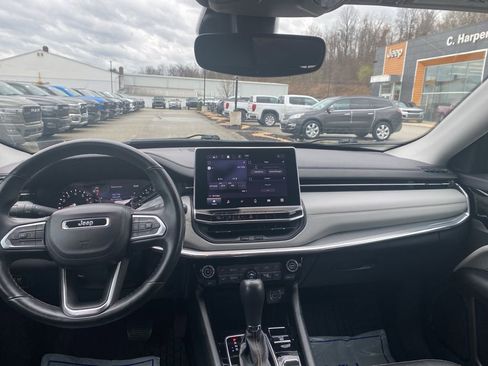 Certified 2022 Jeep Compass Limited image 17