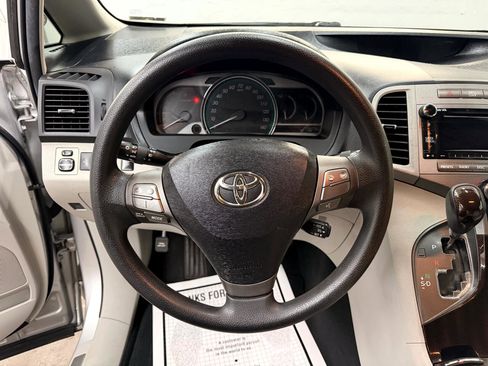 Used 2011 Toyota Venza image 16
