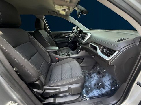 Used 2024 GMC Terrain SLE w/ Driver Convenience Package FWD image 17