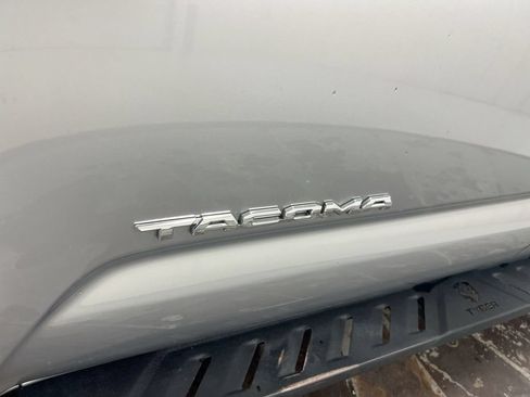 Used 2023 Toyota Tacoma SR5 w/ Technology Package AWD/4WD image 25
