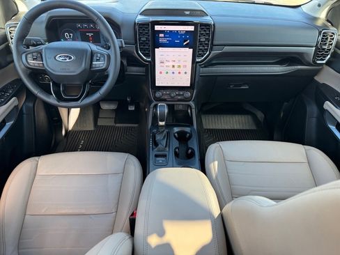 Used 2025 Ford Ranger Lariat w/ Chrome Accent Package image 12