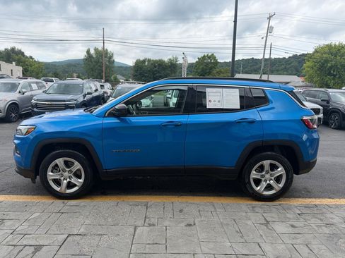 Used 2024 Jeep Compass Latitude AWD/4WD image 5