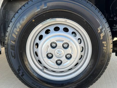 Used 2025 RAM ProMaster 2500 w/ Convenience Group image 17