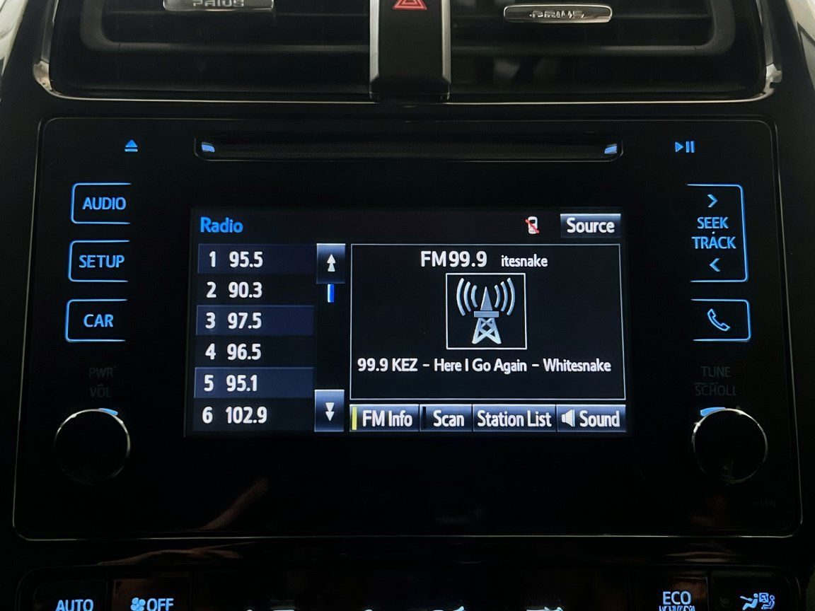 Used 2018 Toyota Prius Two w/ Prius Two Safety Plus Package FWD image 10