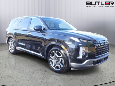 Used 2023 Hyundai Palisade Limited w/ Cargo Package image 3