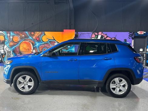 Used 2022 Jeep Compass Latitude image 2