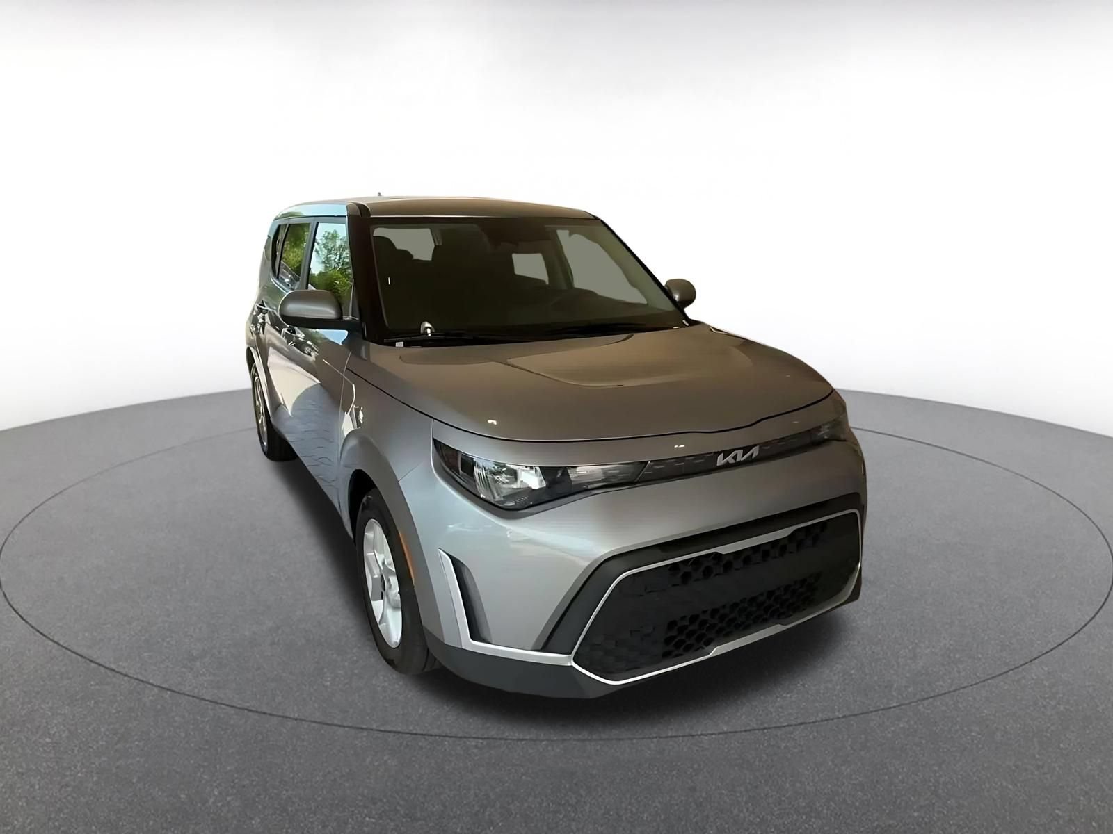 Used 2025 Kia Soul LX w/ LX Technology Package FWD image 3