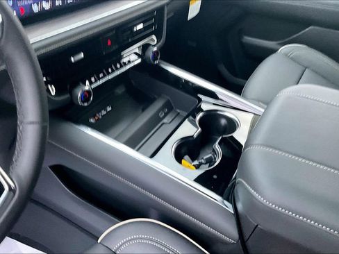 New 2025 Chevrolet Suburban Premier w/ Sun And Tow Package image 23