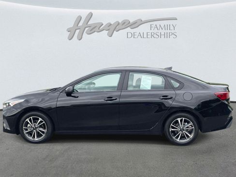 Used 2022 Kia Forte LXS w/ LXS Technology Package FWD image 6