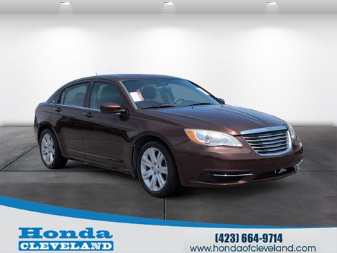 Used 2013 Chrysler 200 LX FWD image 1
