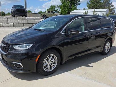 Used 2023 Chrysler Pacifica Touring-L