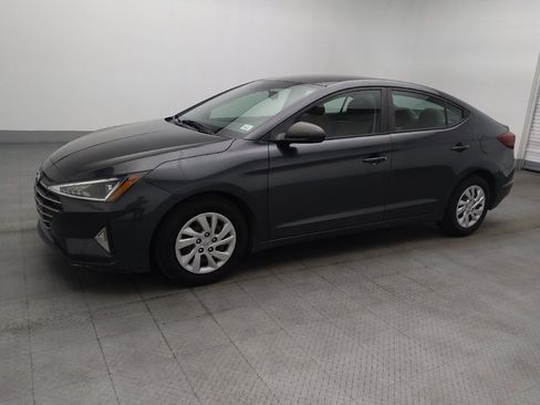 Used 2020 Hyundai Elantra SE FWD image 2