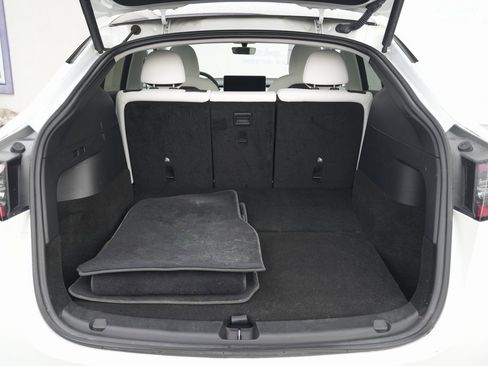 Used 2022 Tesla Model Y Long Range image 15