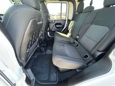 Used 2021 Jeep Gladiator Mojave AWD/4WD image 26