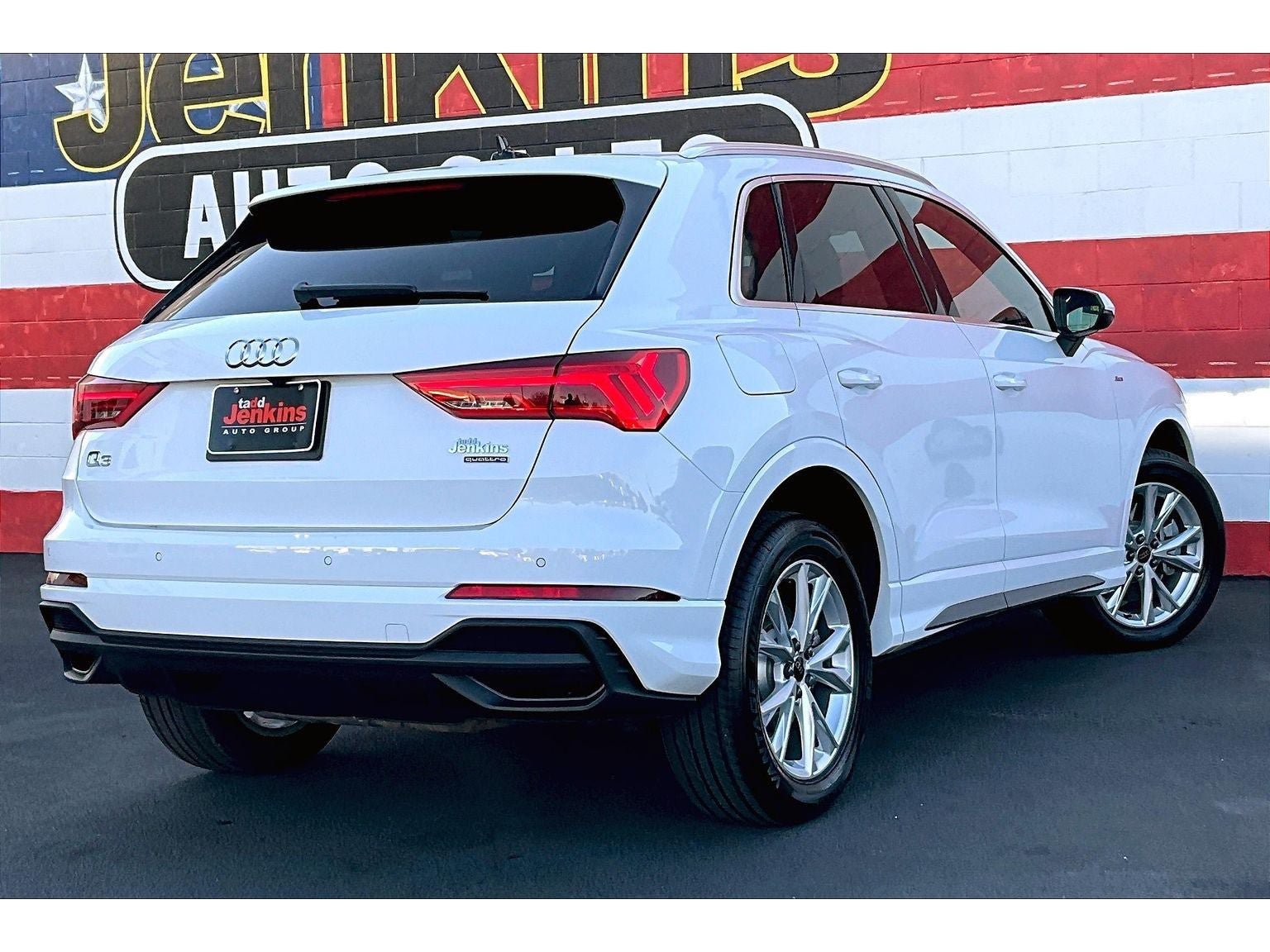 Used 2025 Audi Q3 2.0T Premium AWD/4WD image 2