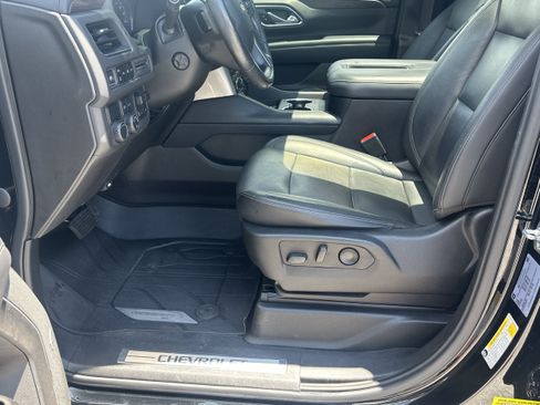 Used 2021 Chevrolet Tahoe LT w/ LT Signature Package RWD image 9