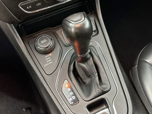 Used 2022 Jeep Cherokee Latitude image 14