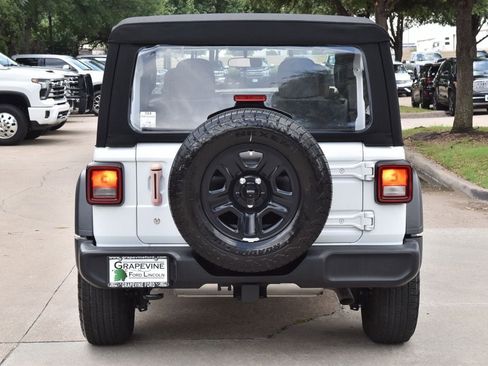Used 2024 Jeep Wrangler Sport AWD/4WD image 9