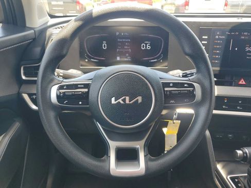 Used 2023 Kia Sportage LX AWD/4WD image 17