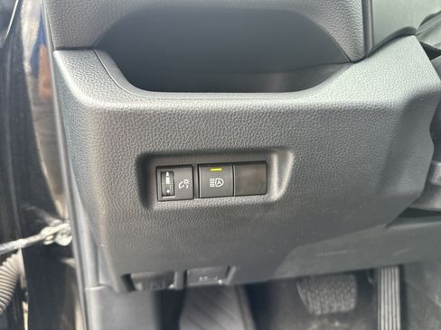 Used 2023 Toyota RAV4 XLE AWD/4WD image 14
