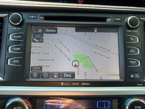 Used 2016 Toyota Highlander XLE AWD/4WD image 31