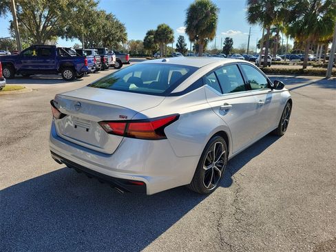 Used 2025 Nissan Altima 2.5 SR image 3