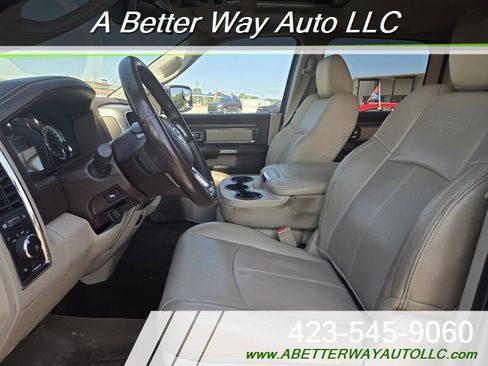 Used 2017 RAM 1500 Laramie w/ Convenience Group AWD/4WD image 5