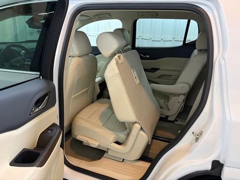 Used 2023 GMC Acadia Denali AWD/4WD image 23