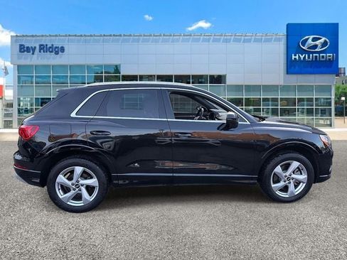 Used 2022 Audi Q3 2.0T Premium image 2