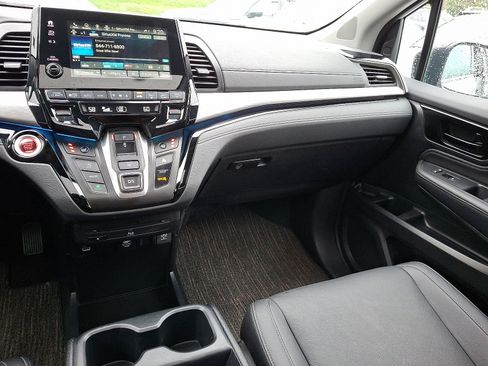 Used 2023 Honda Odyssey Touring image 16