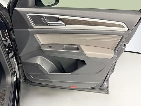 Used 2023 Volkswagen Atlas SE w/ Panoramic Sunroof Package FWD image 24