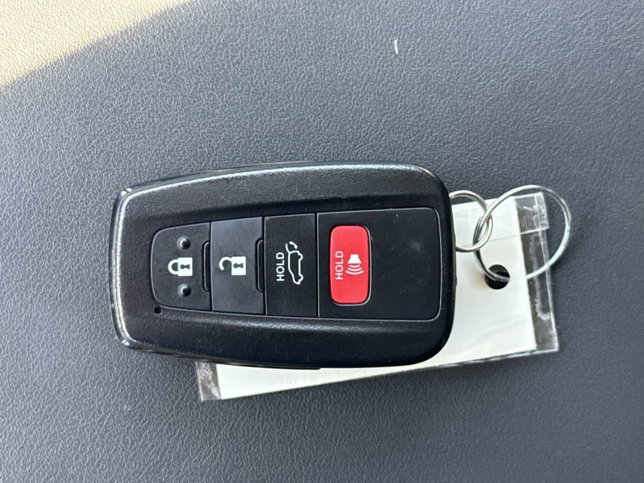 Used 2021 Toyota Highlander XLE AWD/4WD image 24