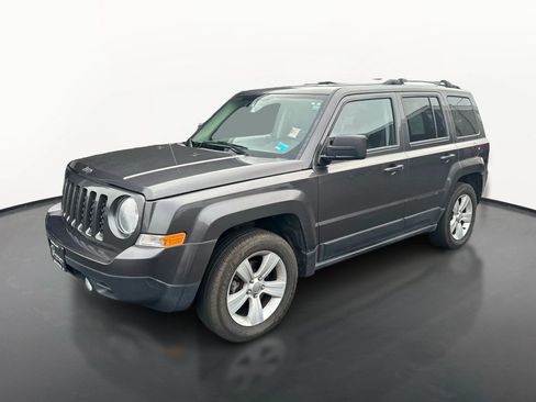 Used 2017 Jeep Patriot Latitude FWD image 7
