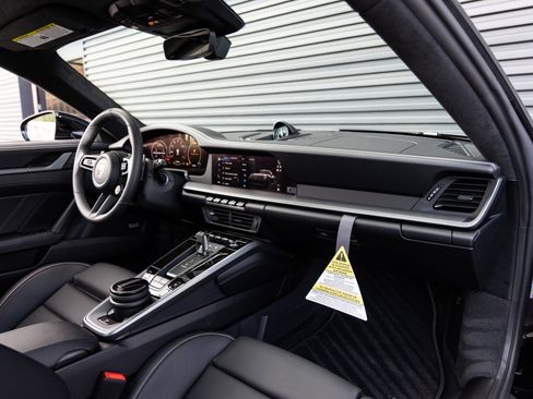 New 2026 Porsche 911 Carrera S image 32