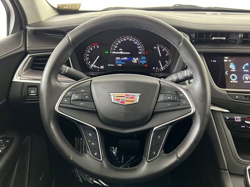 Used 2018 Cadillac XT5 Luxury w/ Driver Awareness Package FWD image 16