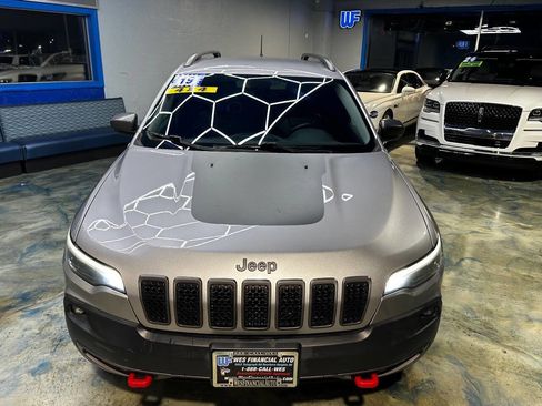 Used 2019 Jeep Cherokee Trailhawk w/ Cold Weather Group image 30
