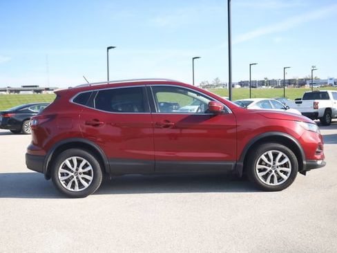 Used 2020 Nissan Rogue Sport SV w/ All-Weather Package FWD image 4