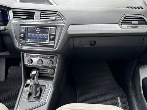 Used 2022 Volkswagen Tiguan S FWD image 29