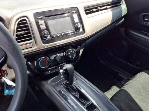 Used 2016 Honda HR-V LX image 10