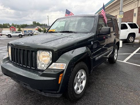Used 2011 Jeep Liberty Sport w/ Popular Equipment Group AWD/4WD image 3