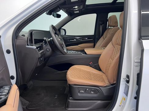 Used 2023 Cadillac Escalade Sport w/ LPO, ONYX Package AWD/4WD image 5
