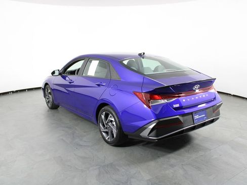 Certified 2025 Hyundai Elantra Sport image 4