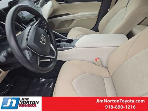 Used 2024 Toyota Camry LE w/ Convenience Package FWD image 15