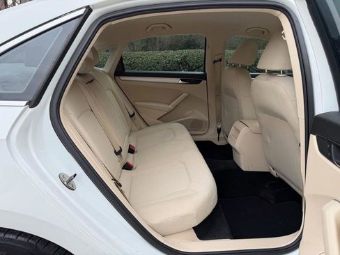 Used 2017 Volkswagen Passat 1.8T S image 27