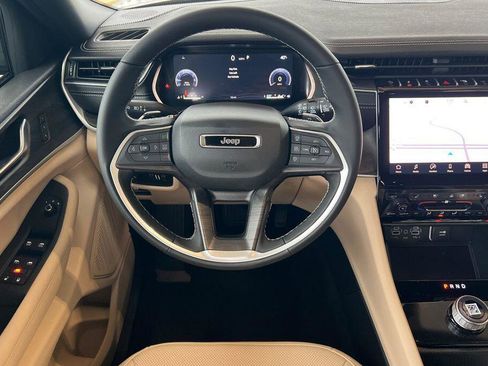 New 2025 Jeep Grand Cherokee L Limited w/ Luxury Tech Group II image 14