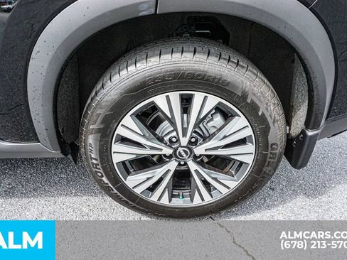 Used 2023 Nissan Rogue SV AWD/4WD image 16