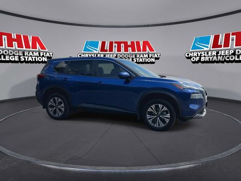 Used 2023 Nissan Rogue SV FWD image 9