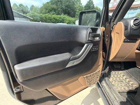 Used 2015 Jeep Wrangler Rubicon w/ Power Convenience Group AWD/4WD image 20